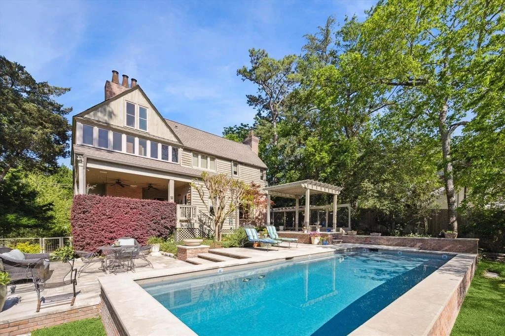 Photo of 15 River Circle