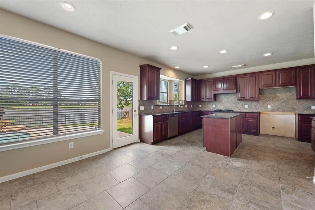 Photo of 19530 Lakeside View Drive