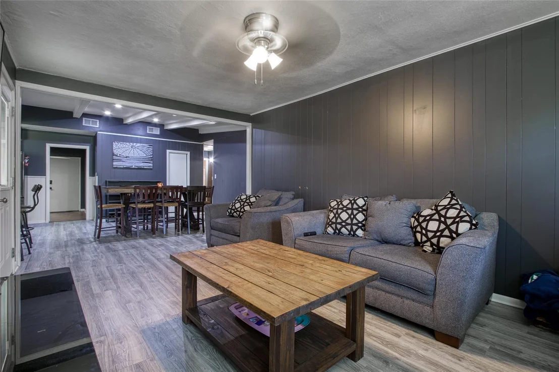 Photo of 1618 Bernie Avenue
