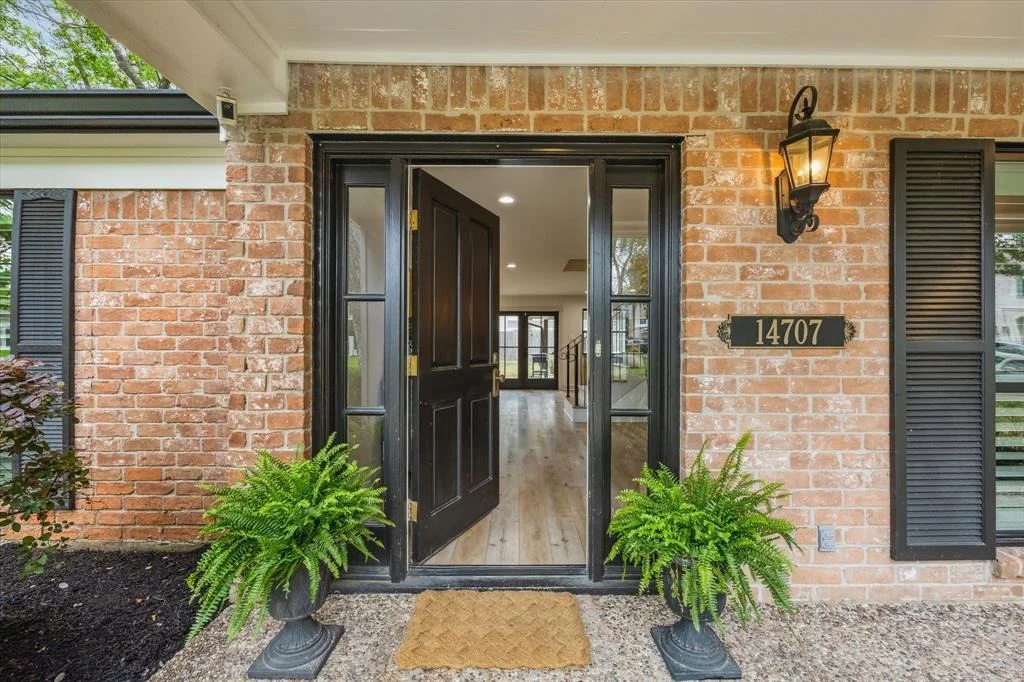 Photo of 14707 Carolcrest Drive