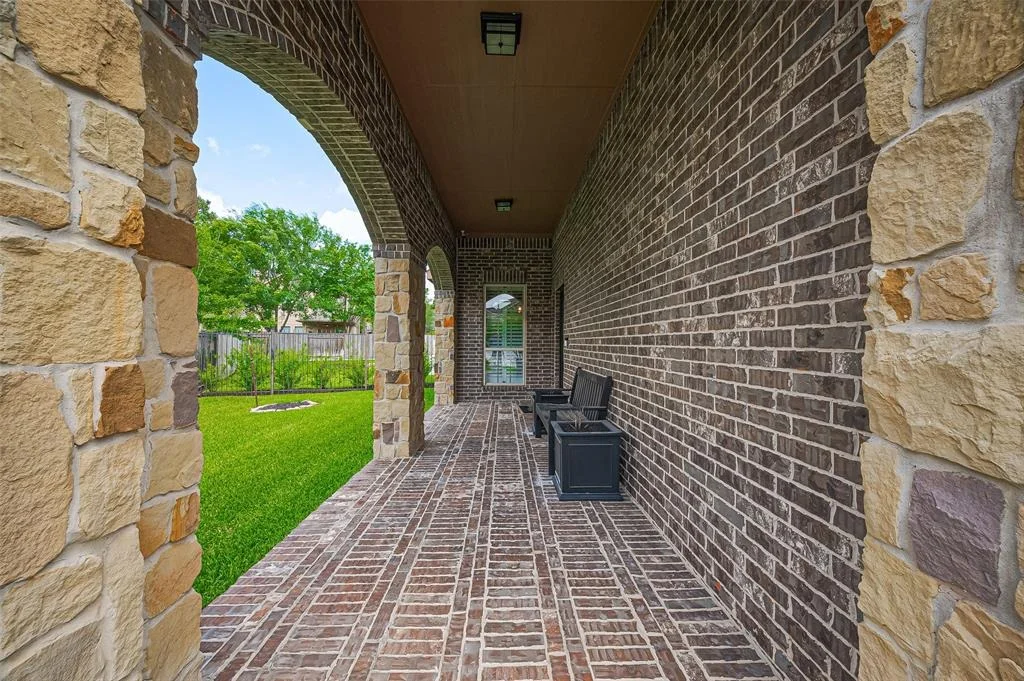 Photo of 6 Sagamore Ridge Place