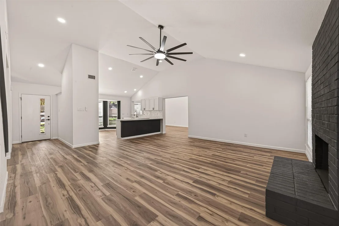 Photo of 2915 Whispering Springs Dr