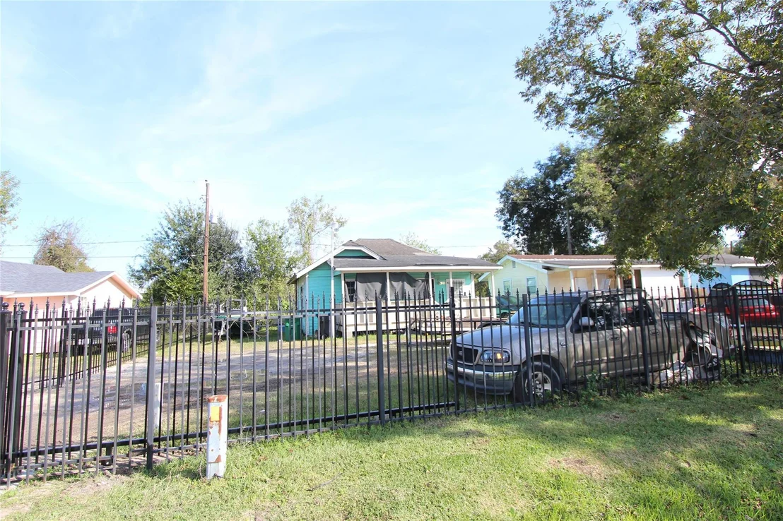 Photo of 7614 West Street