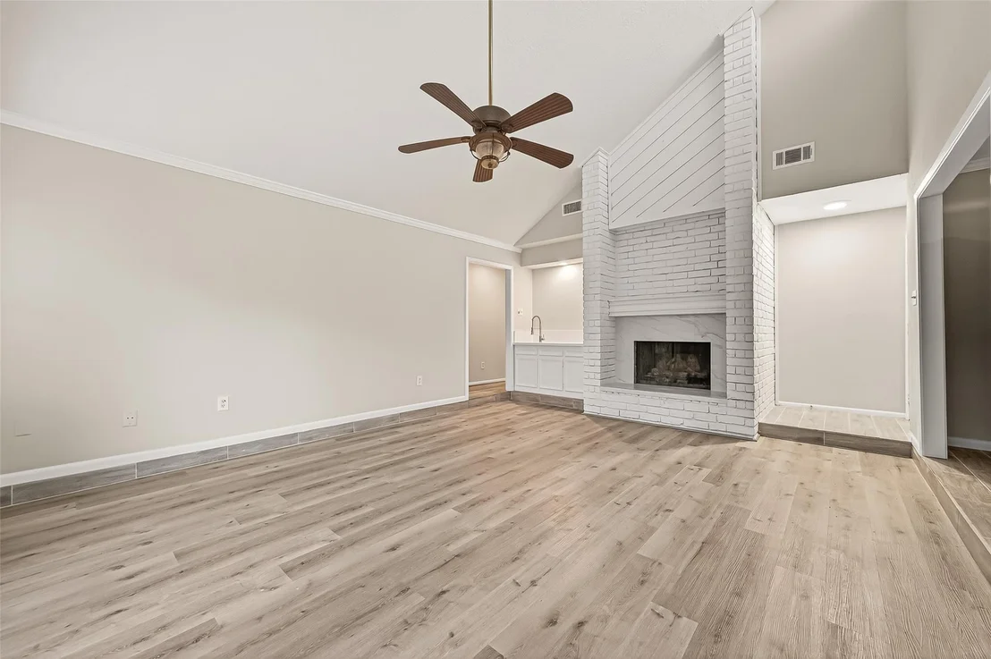 Photo of 5451 Oakhaven Lane