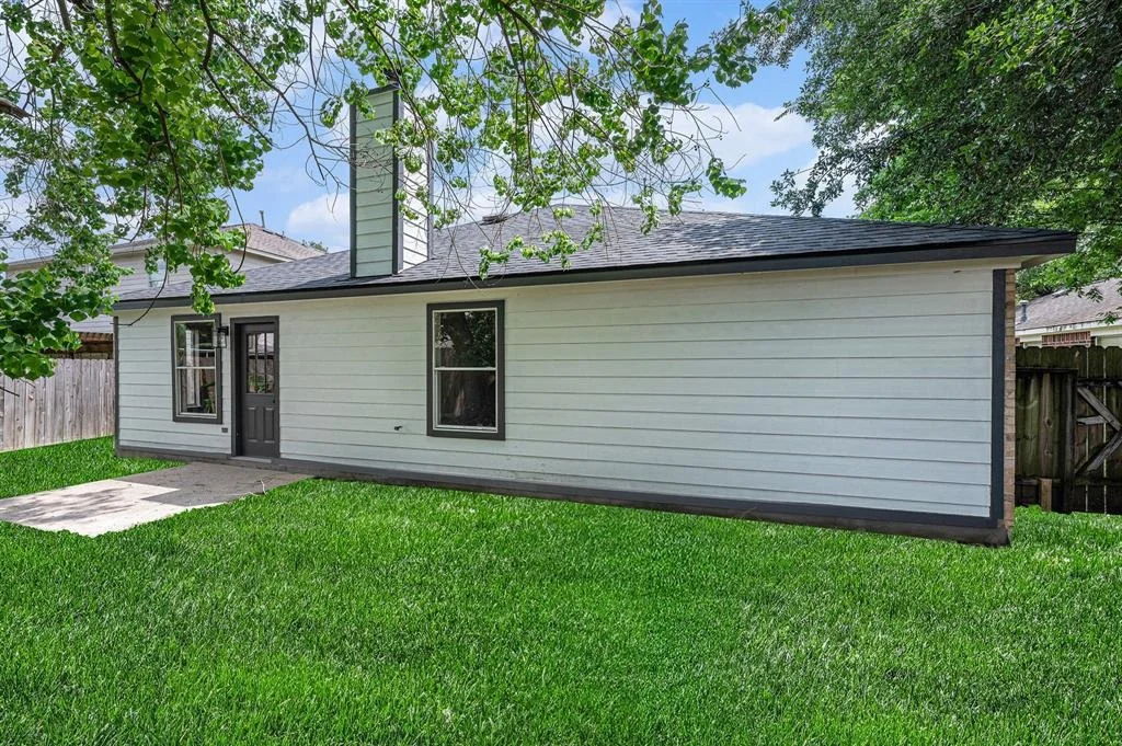 Photo of 2204 Ames Street