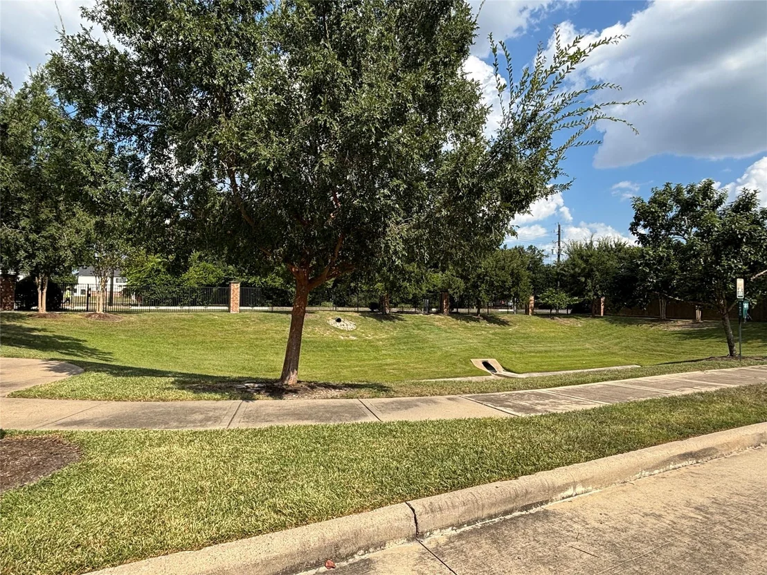 Photo of 1851 Commons Glen Drive