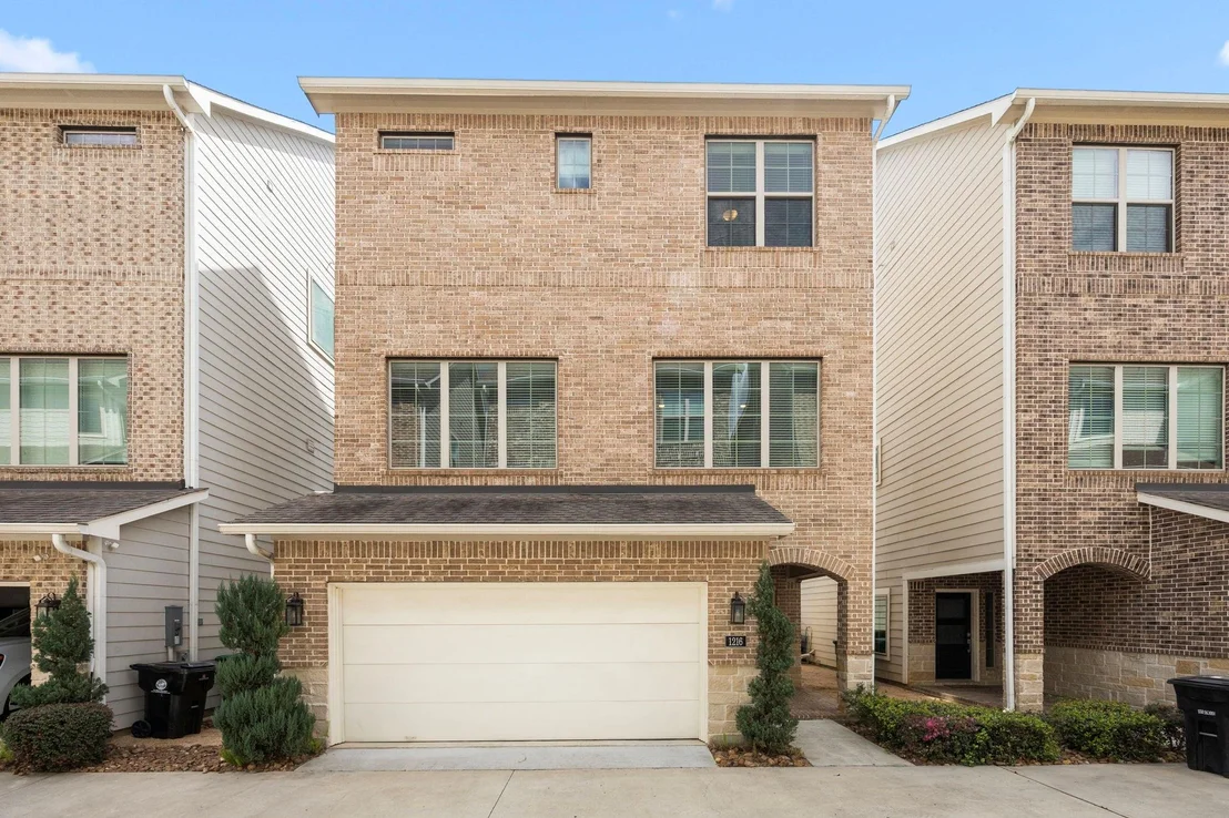 Photo of 1216 Murrayhill Drive