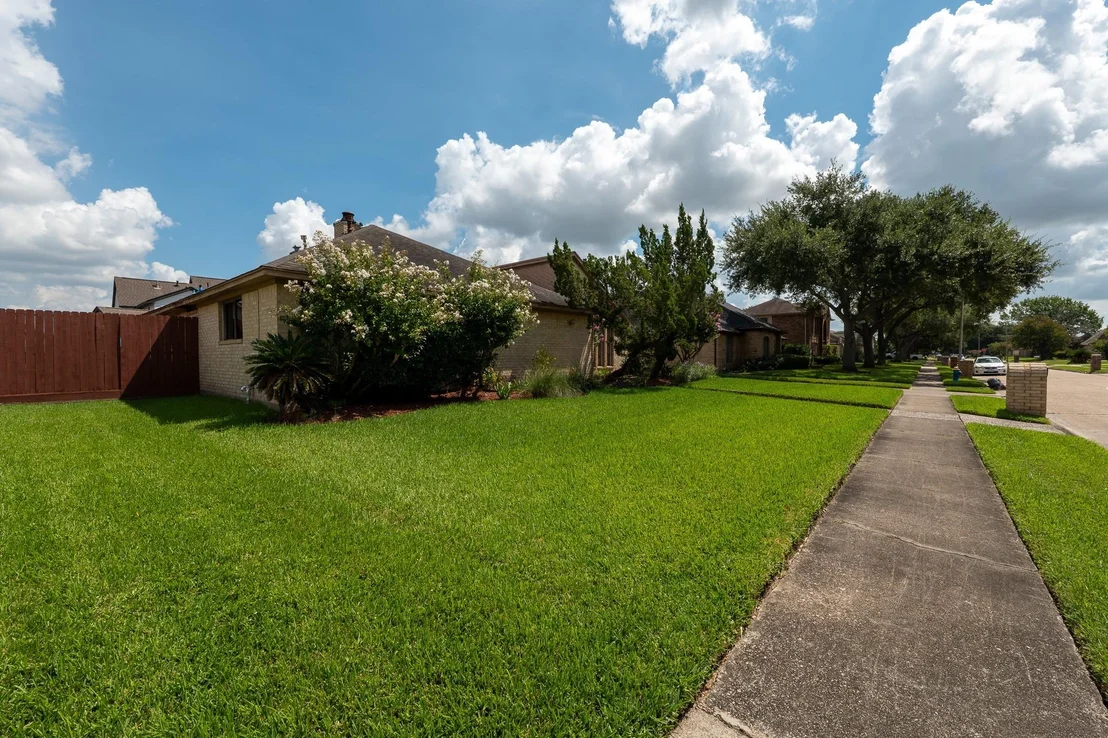 Photo of 7926 Quail Meadow Drive