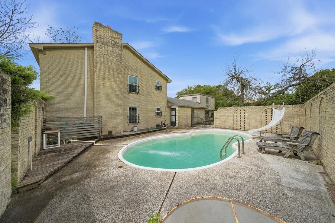 Photo of 1124 Estate Drive