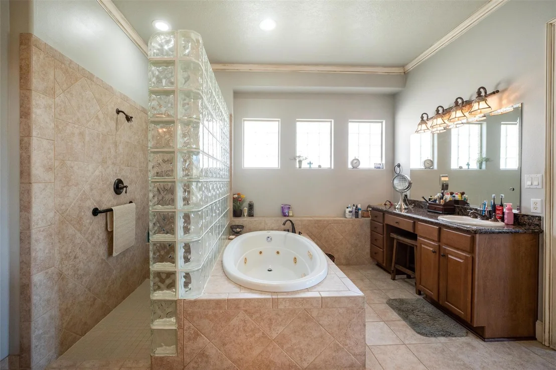 Photo of 115 Lake Sterling Gate Drive