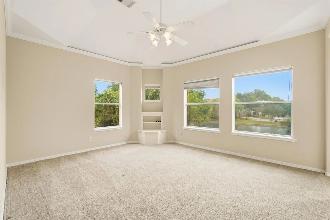 Photo of 5002 Regency Drive
