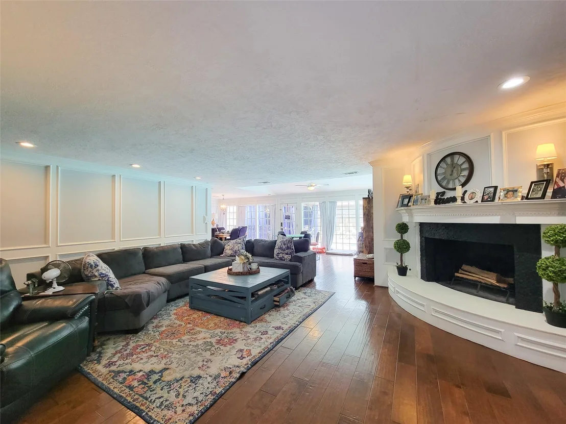 Photo of 6235 Rolling Water Drive