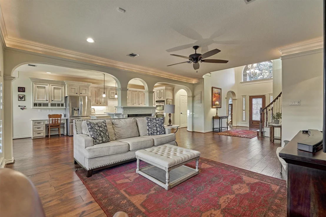 Photo of 147 Sunnyvale W