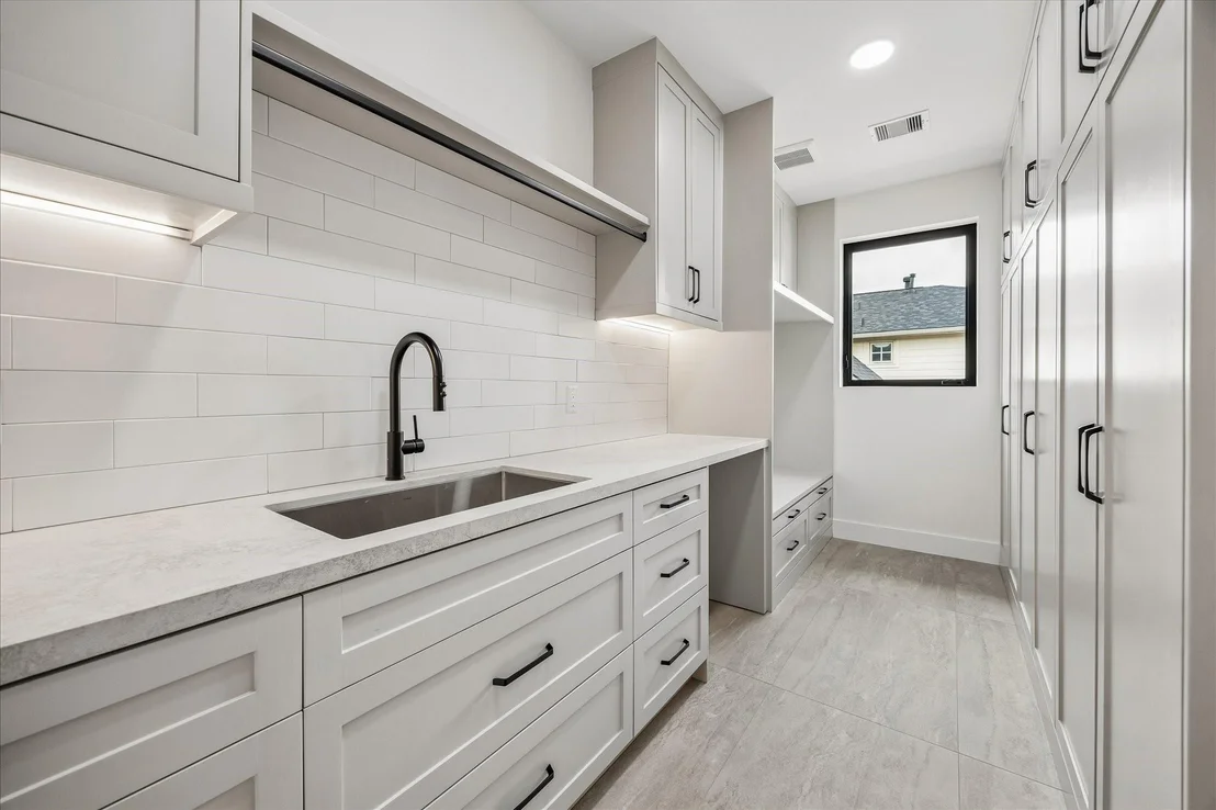 Photo of 6213 Overbrook Lane