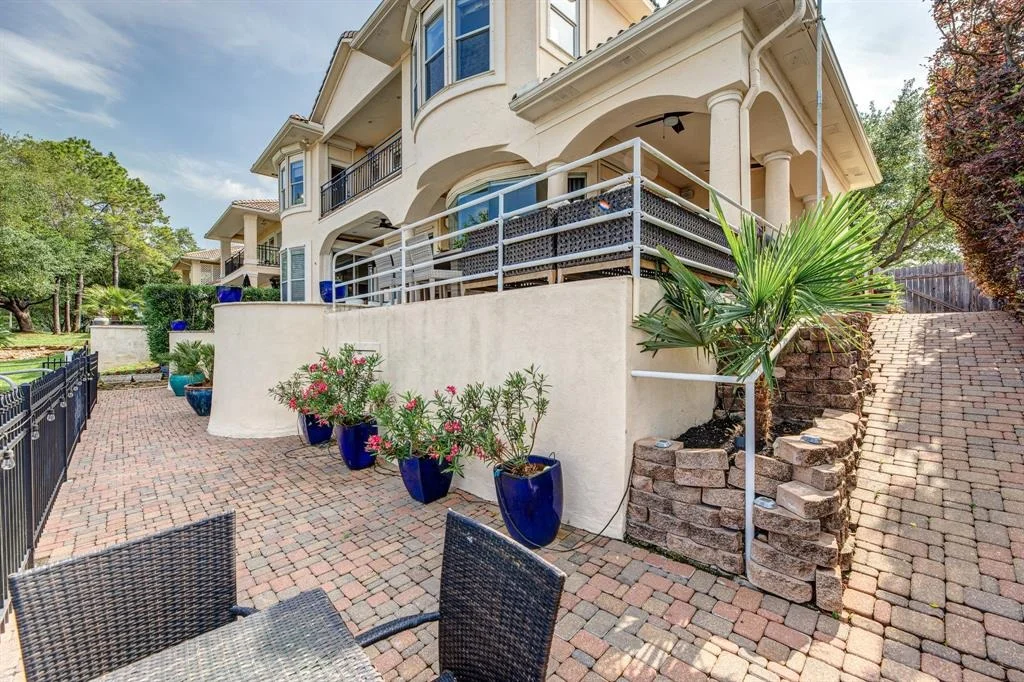 Photo of 305 Harborside Circle