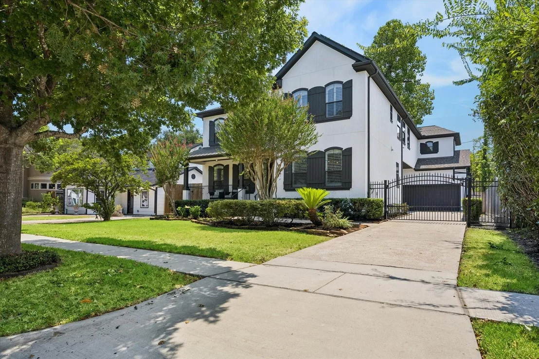 Photo of 4523 Maple Street
