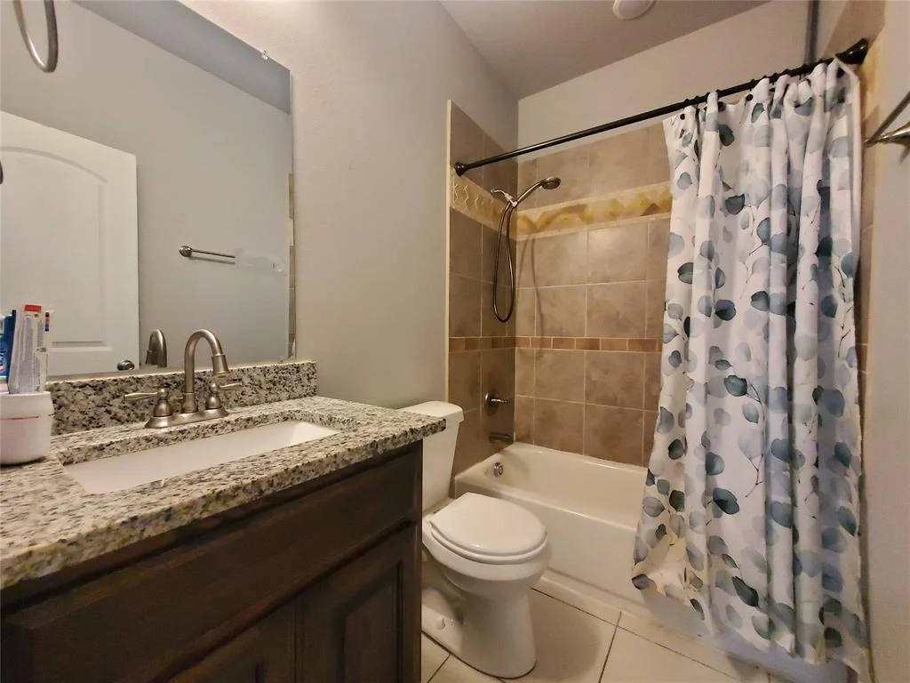 Photo of 431 Sabine Avenue