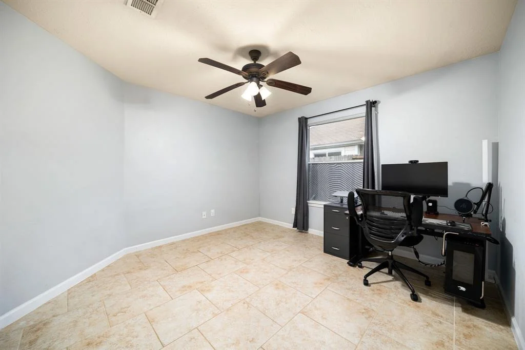 Photo of 2877 Pointe Drive