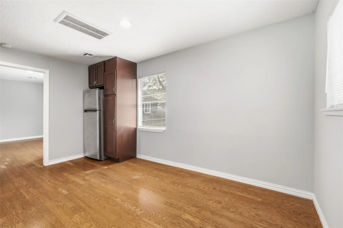 Photo of 903 Crossroads Drive
