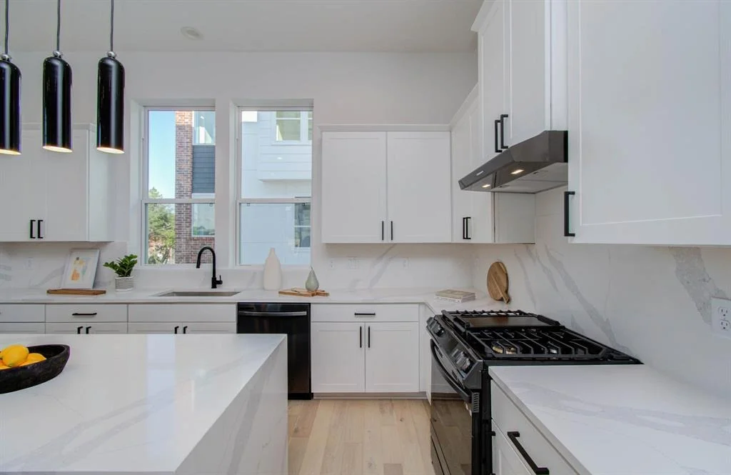 Photo of 3010 Lamar Street