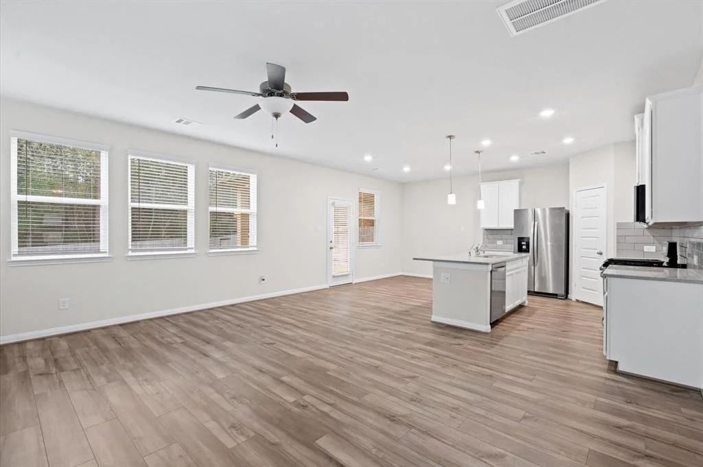 Photo of 7051 Silverleaf Oak Street