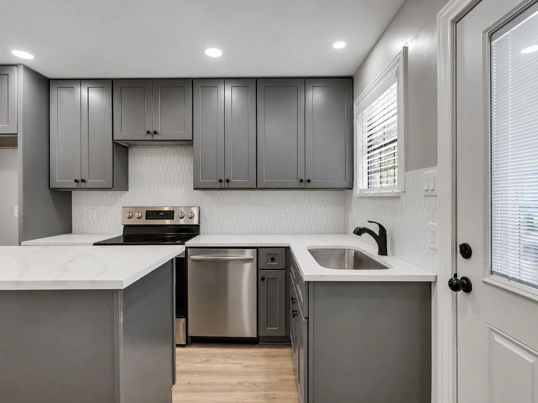 Photo of 351 White Oak Drive