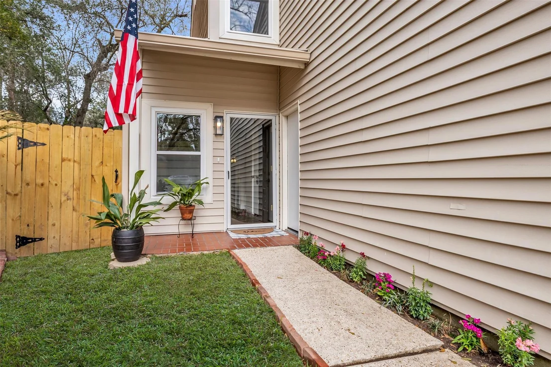 Photo of 1810 N Red Cedar Circle