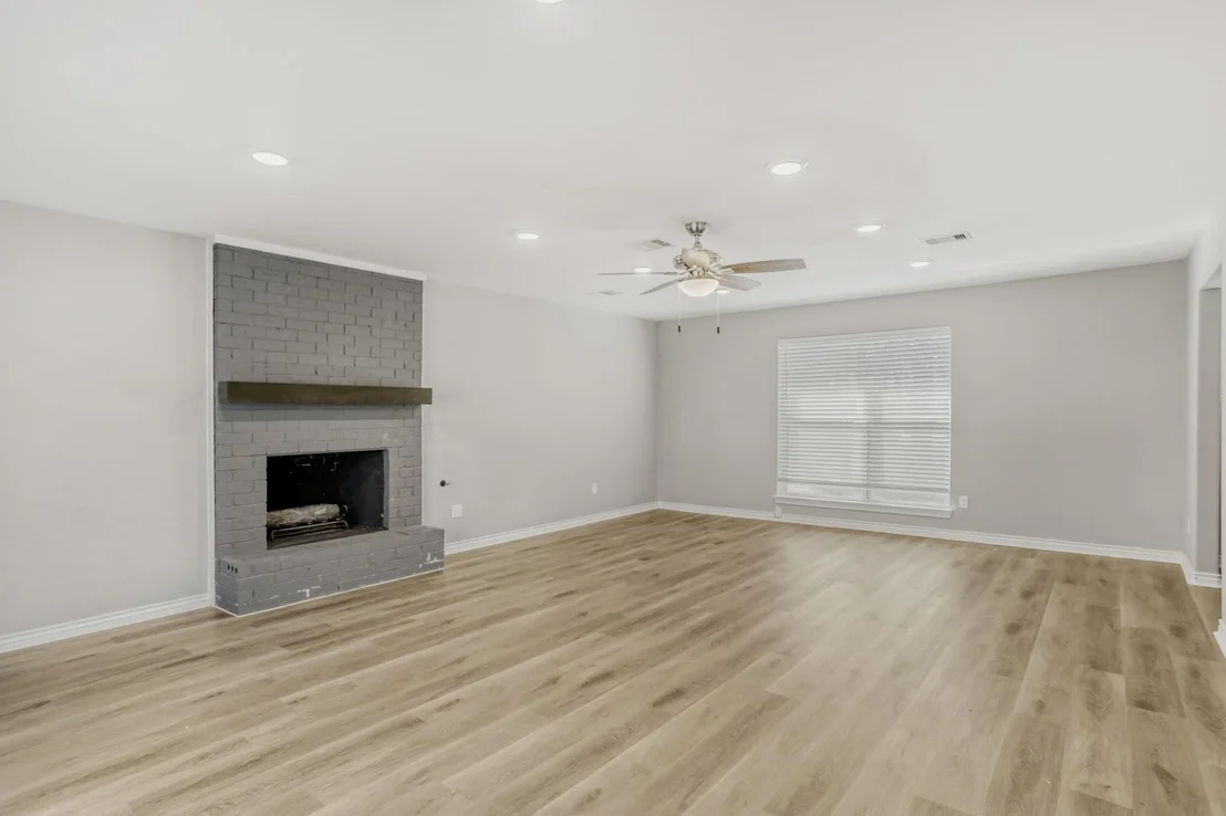 Photo of 28943 Enchanted Drive