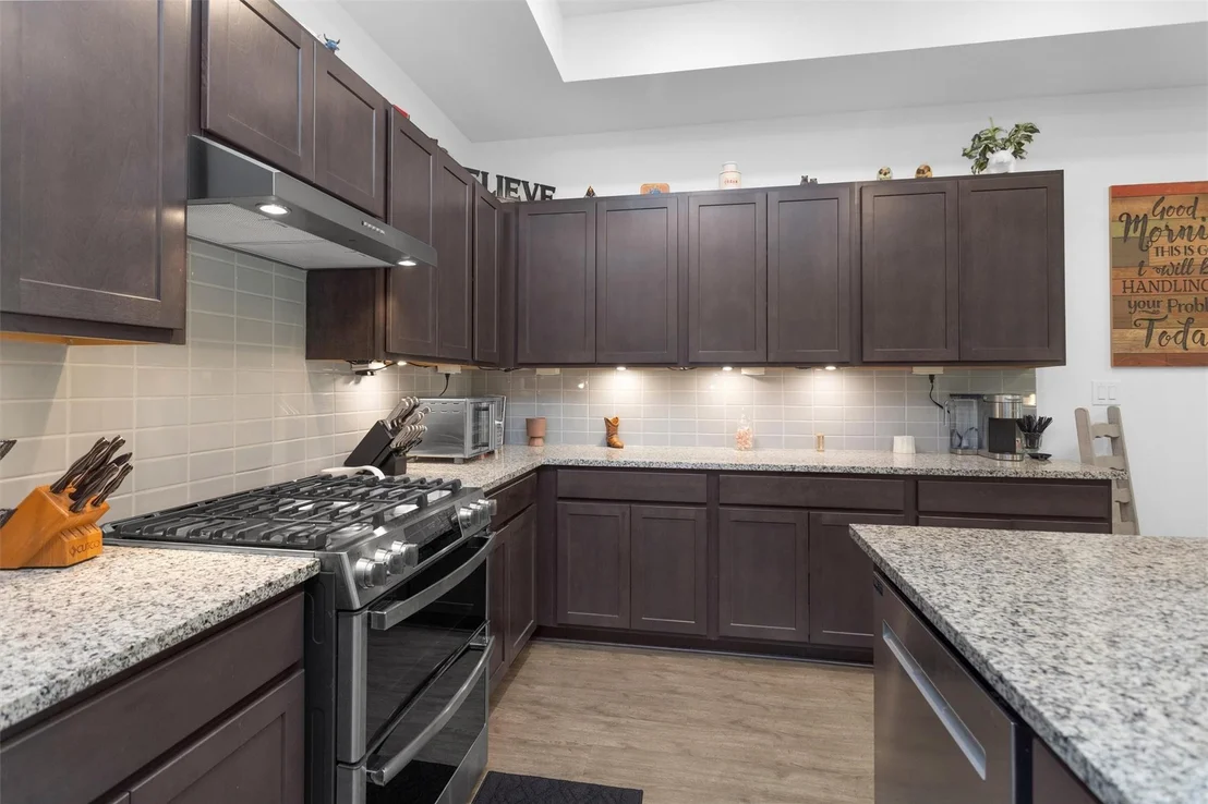 Photo of 954 Golden Willow Lane