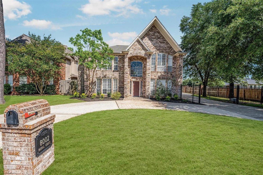 Photo of 8002 Royal Crest Court