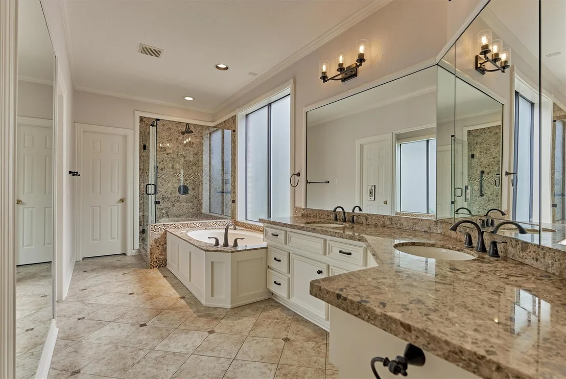 Photo of 168 W Shadowpoint Circle