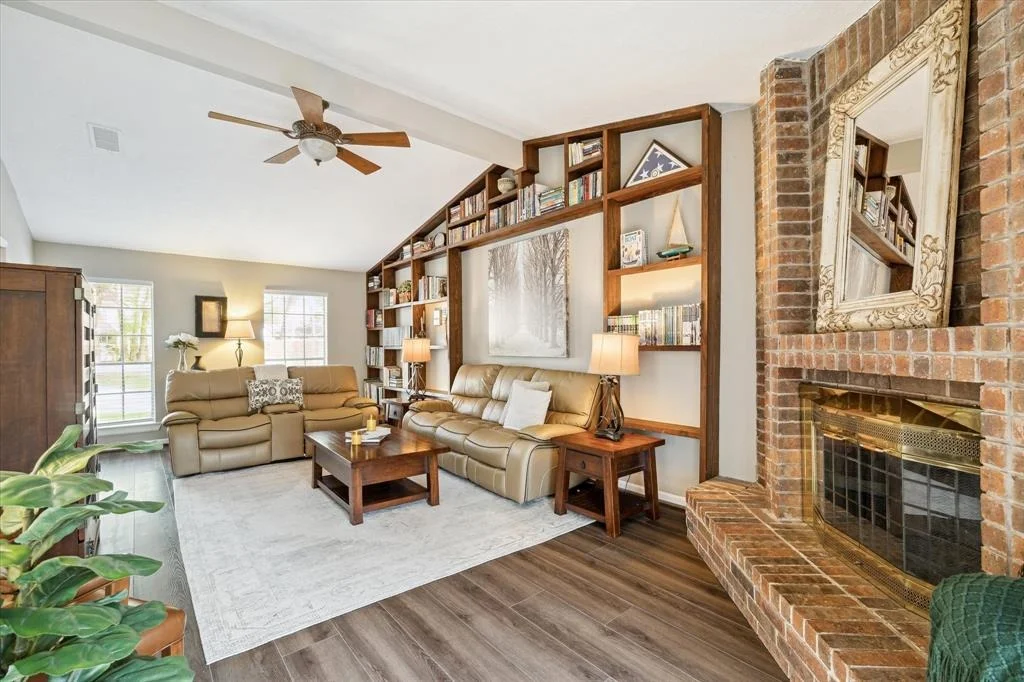 Photo of 33 Hickory Oak Drive