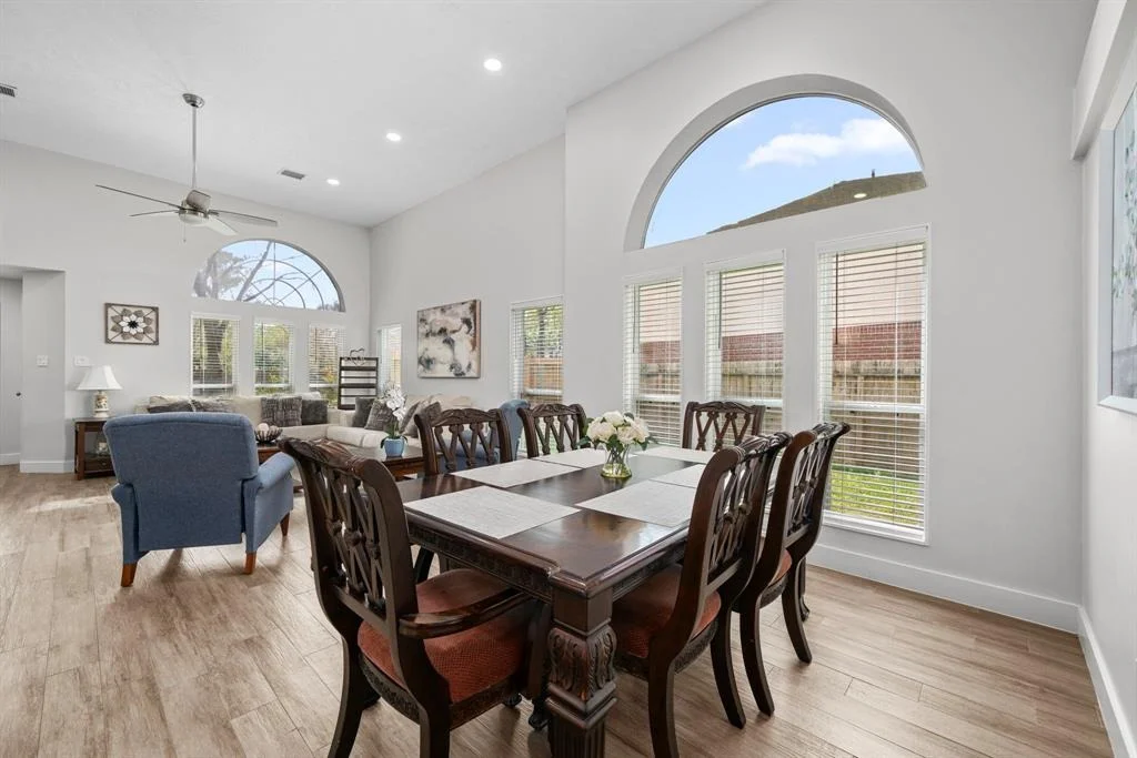 Photo of 506 Rivergrove Drive