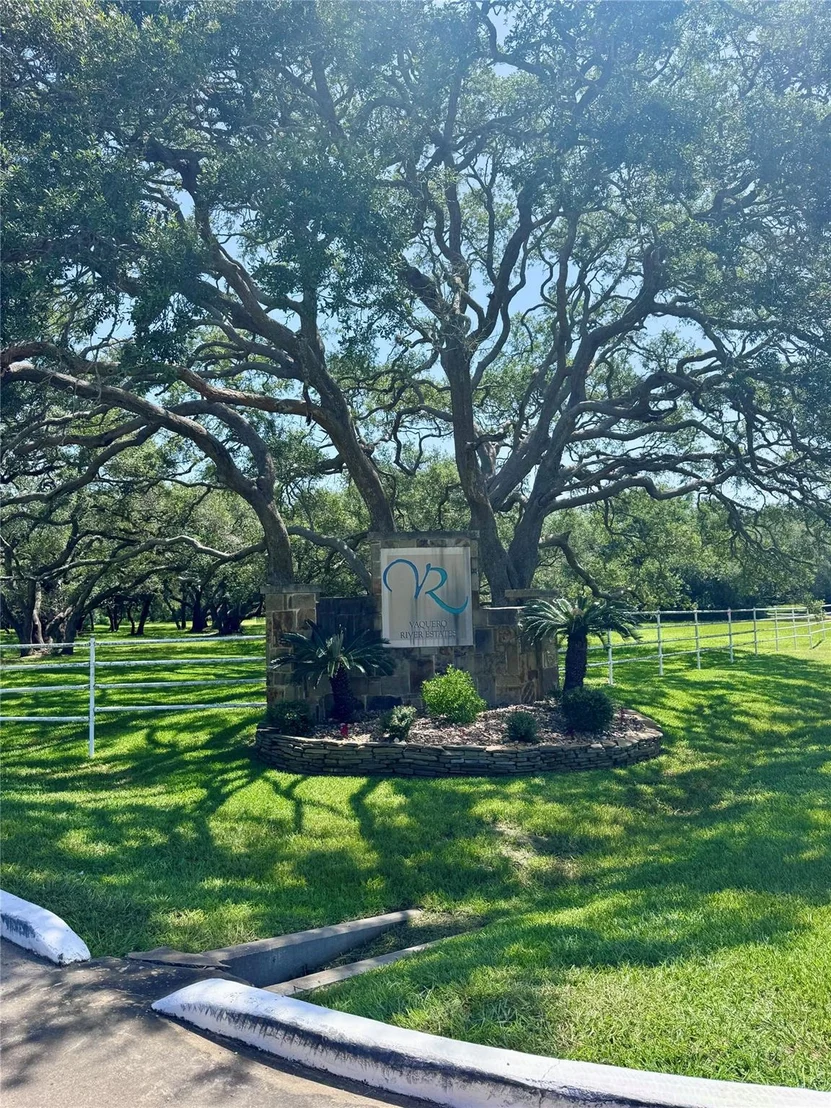 Photo of 3 Center Tree Drive Drive
