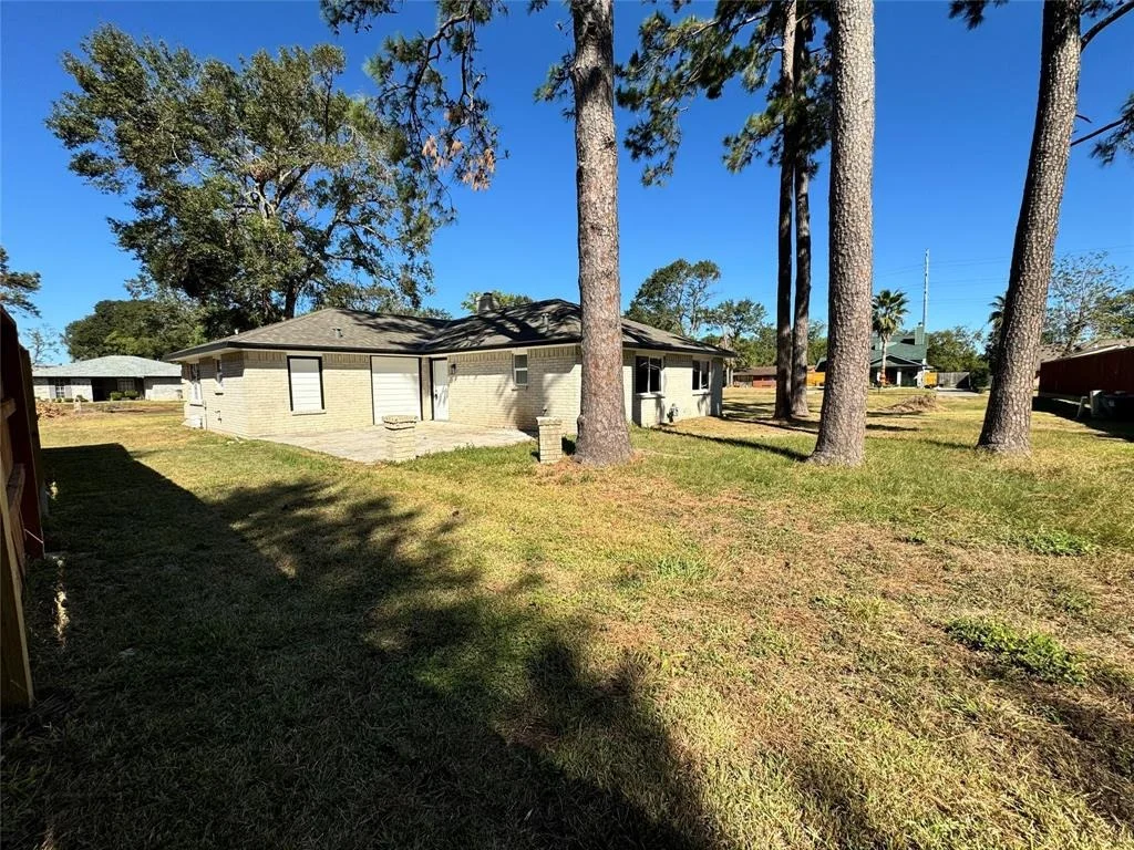 Photo of 6814 Sandy Oaks Drive