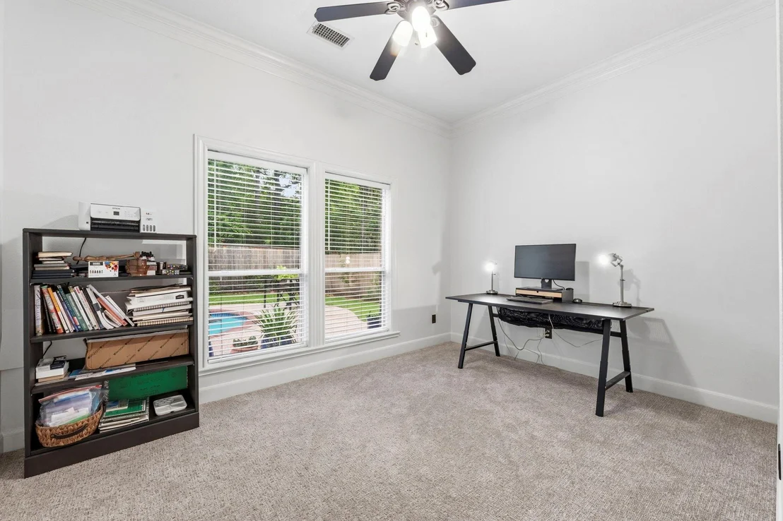 Photo of 130 E Fairbranch Circle
