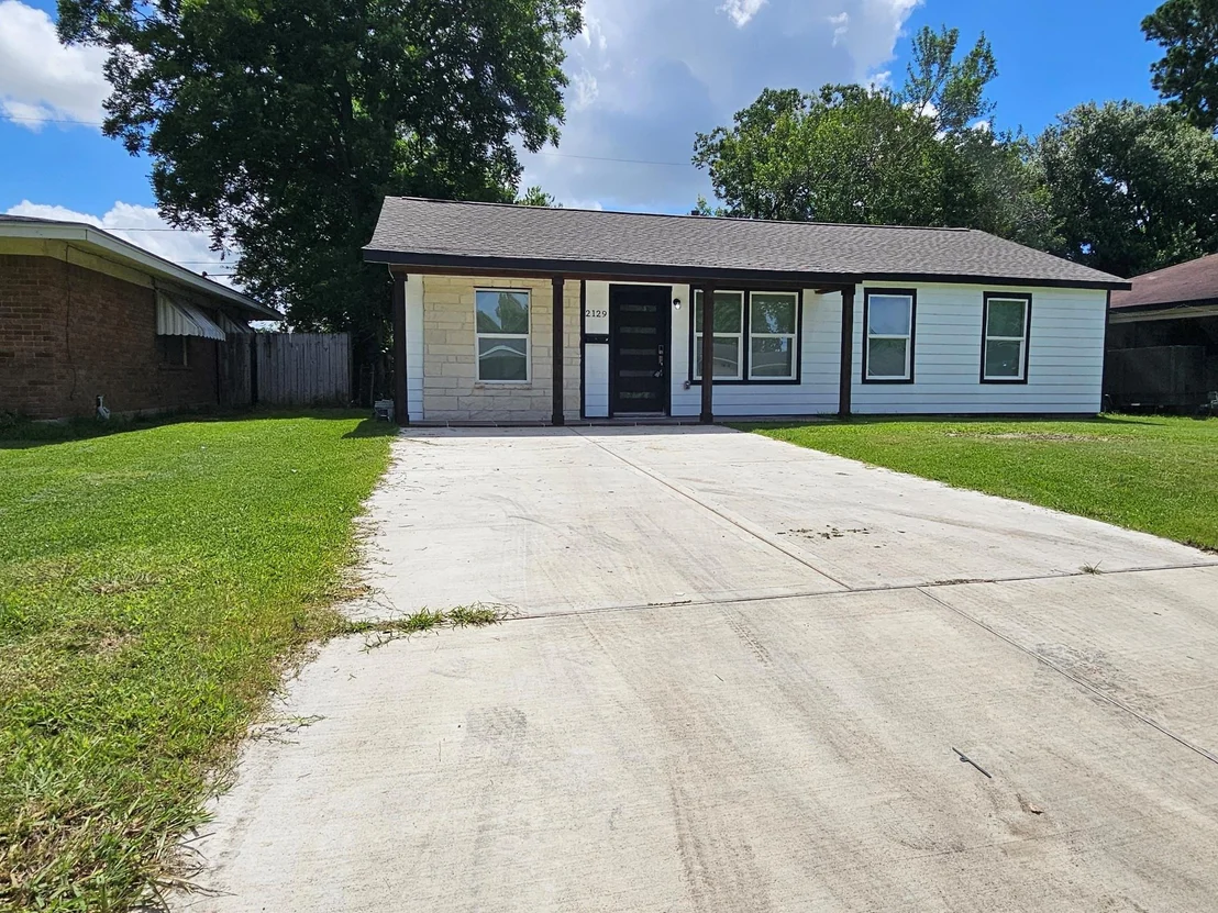 Photo of 2129 Raspberry Lane