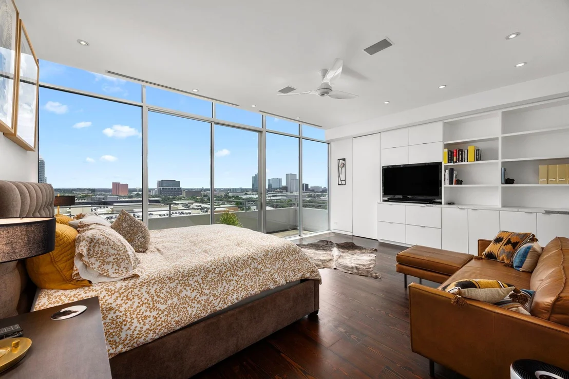 Photo of Unit PHE at 2701 Westheimer Road