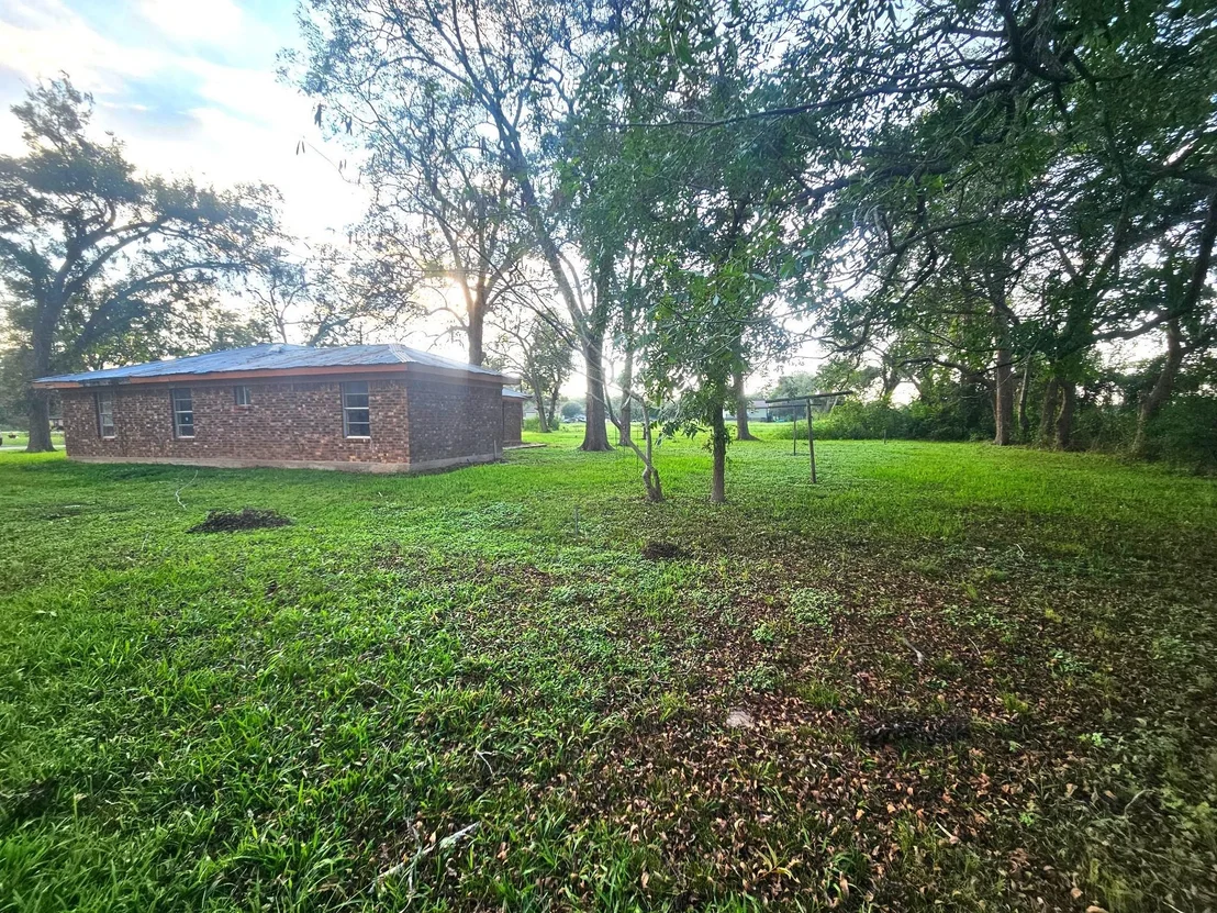 Photo of 905 E Columbus Drive