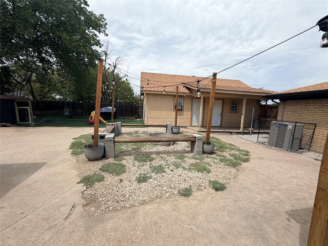 Photo of 219 Barton Street