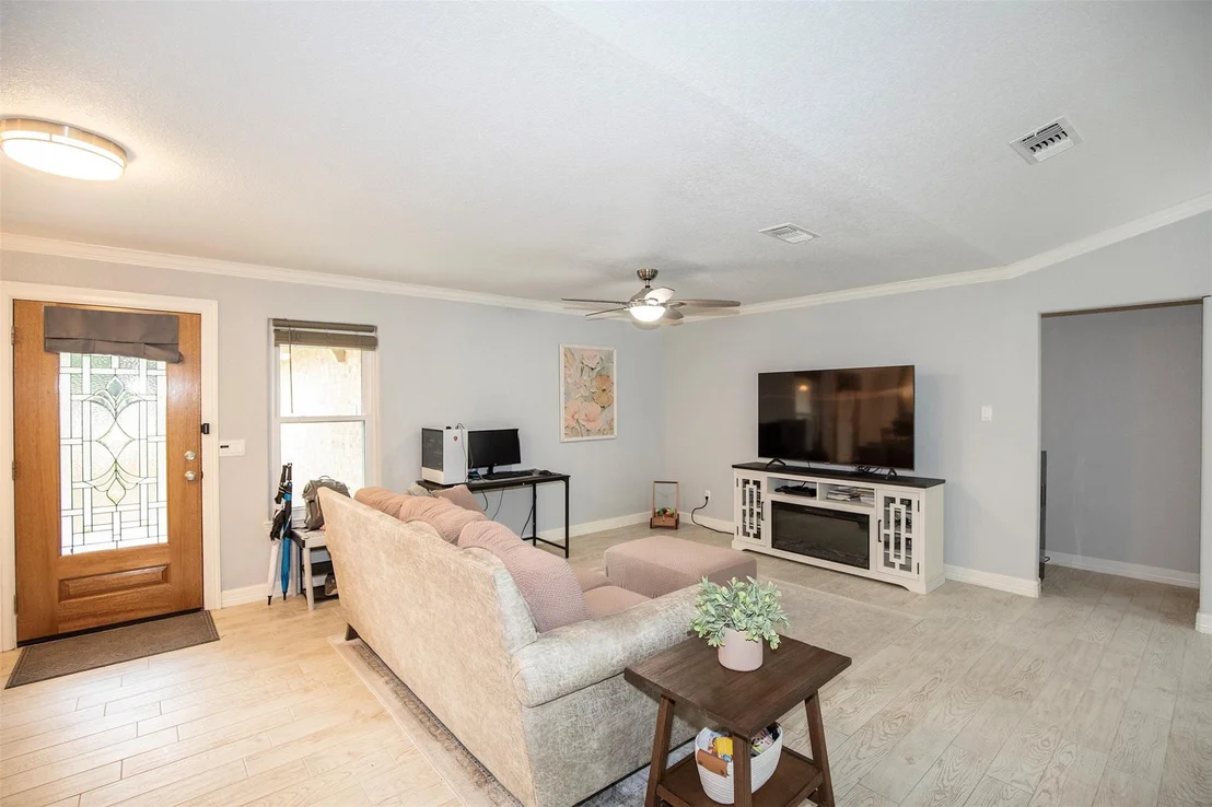Photo of 9308 Acorn Drive