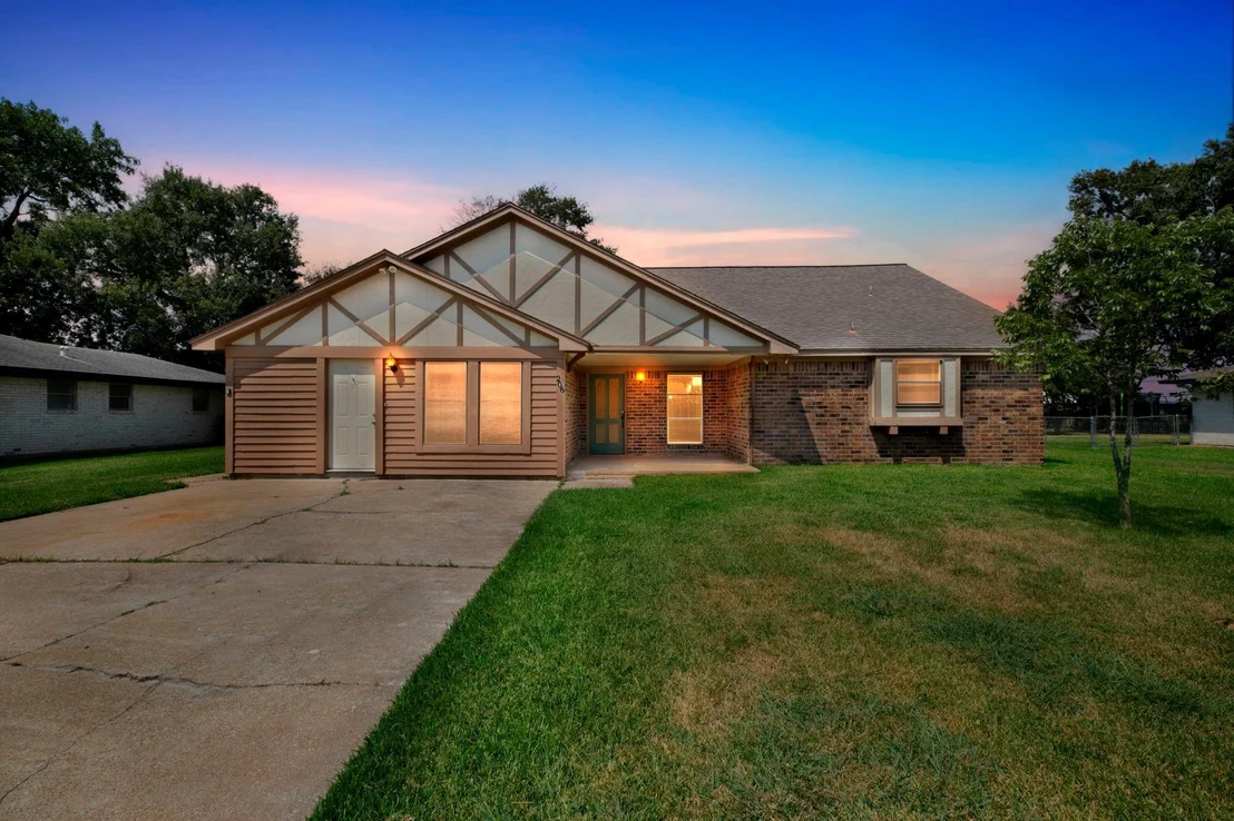 Photo of 206 Staples Drive