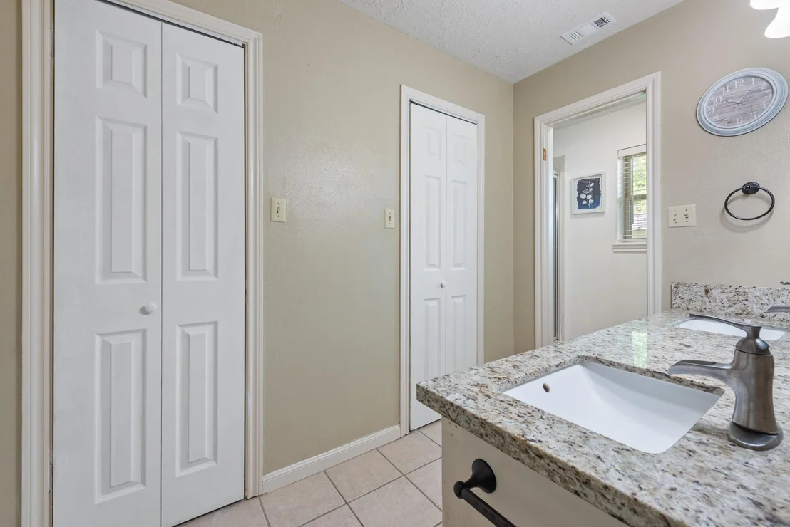 Photo of 3805 Windridge Drive