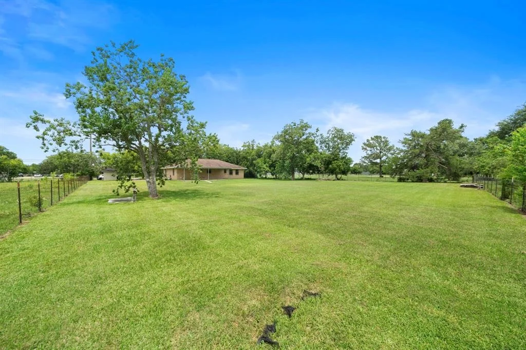 Photo of 17311 Auction Barn Rd