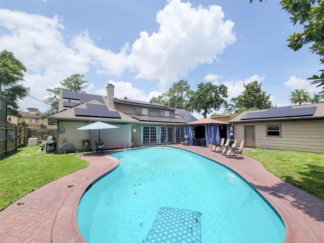Photo of 6235 Rolling Water Drive