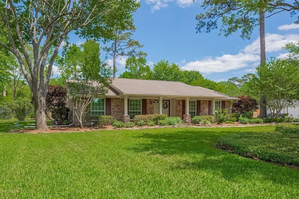 Photo of 12806 Lakecrest Drive