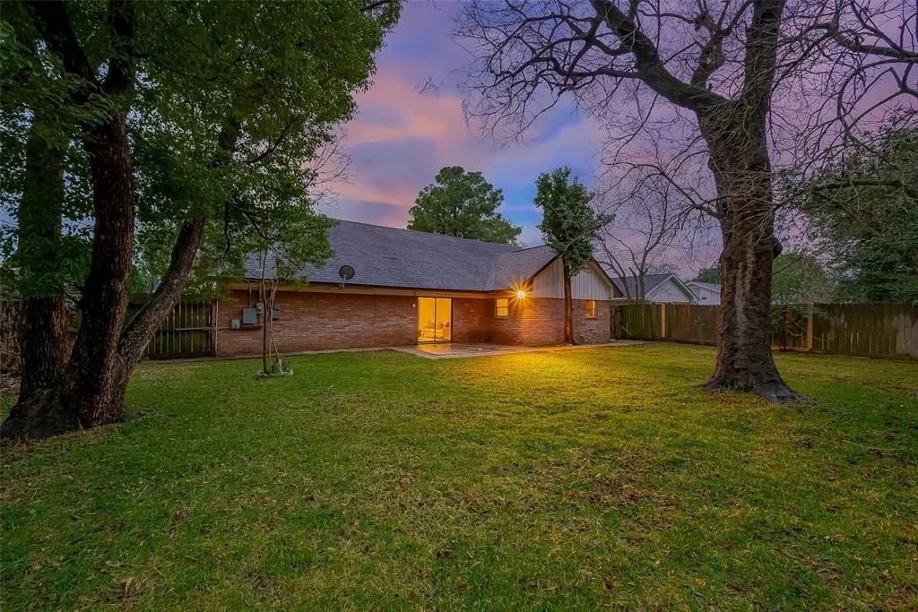 Photo of 9538 Meadowcroft Drive