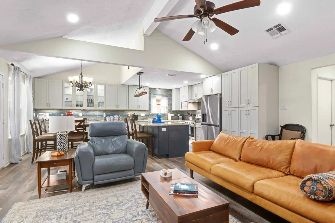 Photo of 2551 Buffalo Trail