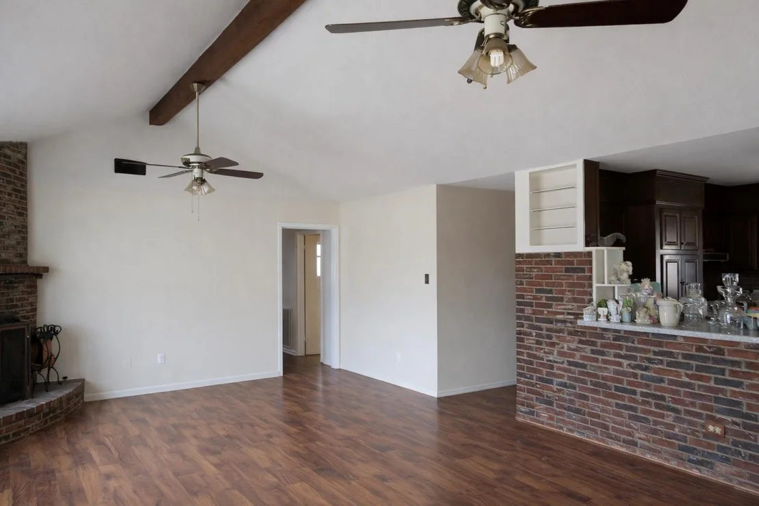 Photo of 1122 Desirable Lane