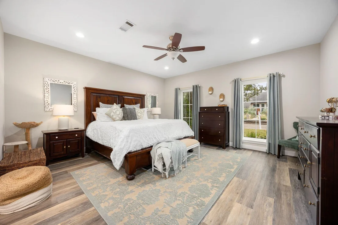 Photo of 1118 Crossroads Drive